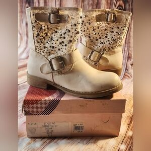 Via Pinky Collection Boots